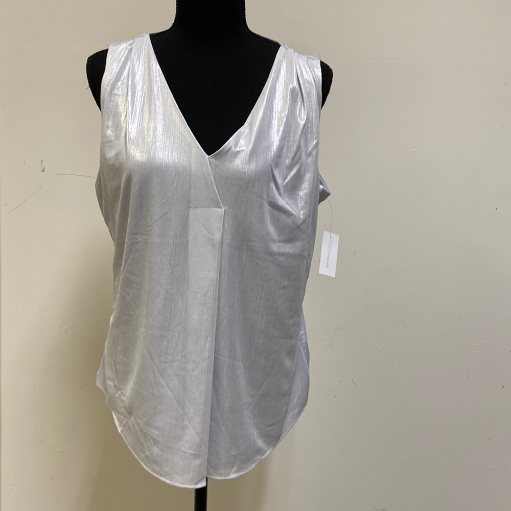New York & Company - Women's Pullover V-Neck Blouse (NWT)